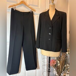 Evan Picone Women’s Classic Black 3 Button Dress Pantsuit Professional Work Wear
